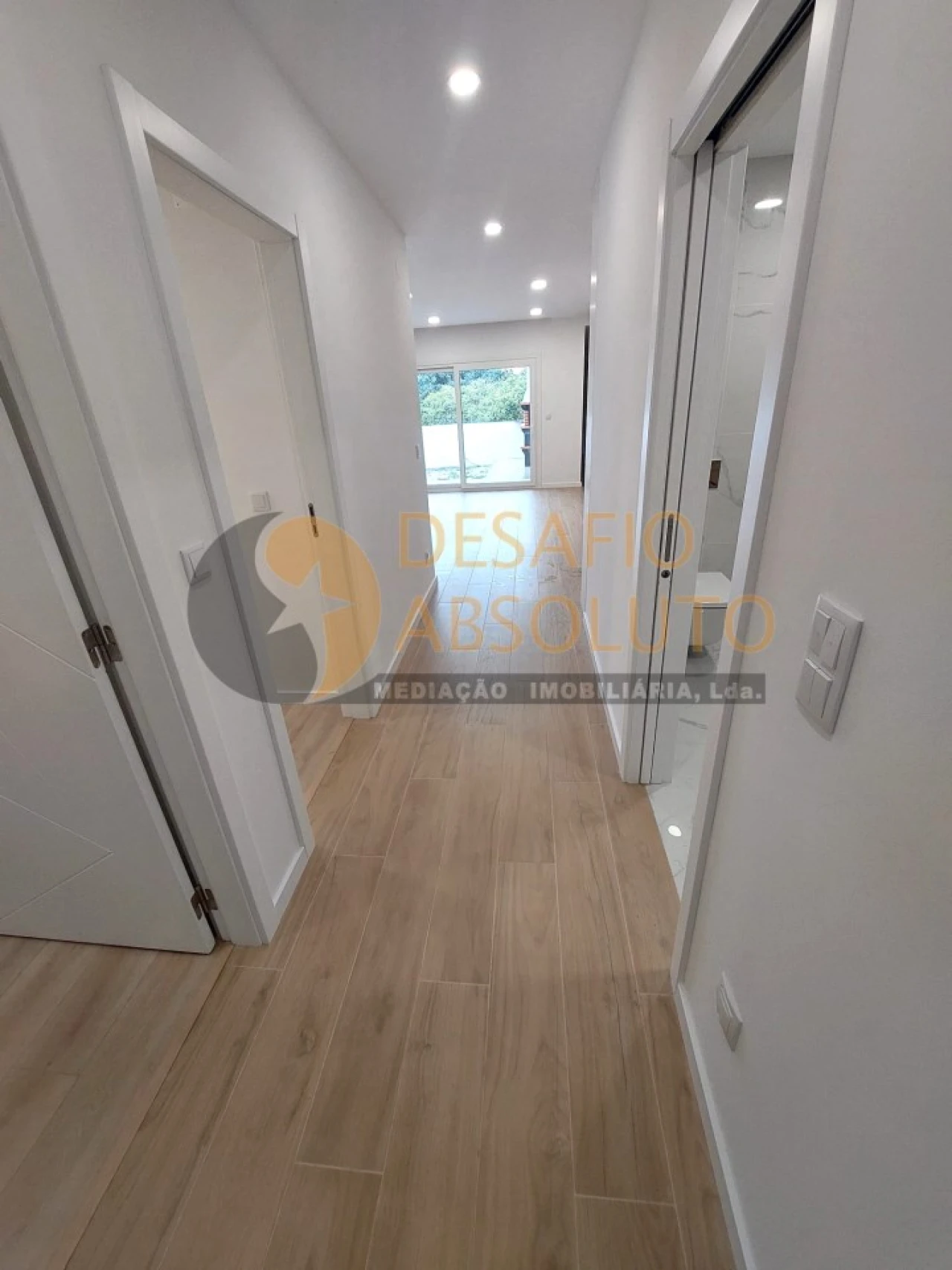 Moradia T4 para Venda em Quinta do Anjo Foto 3