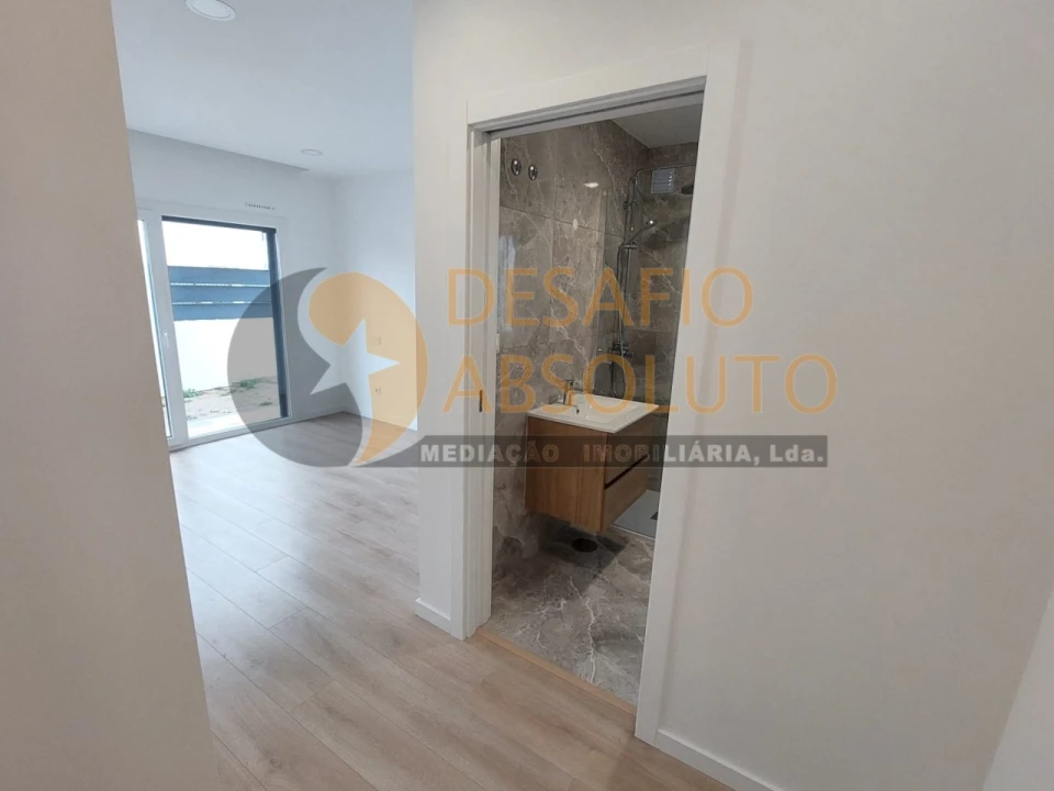 Moradia T4 para Venda em Quinta do Anjo Foto 13