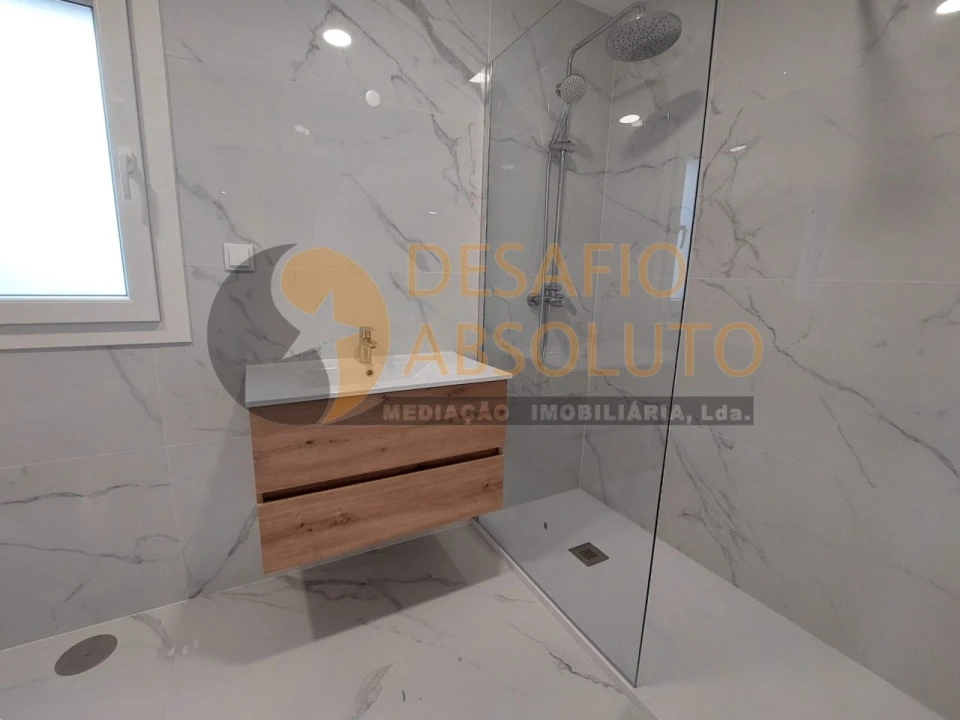 Moradia T4 para Venda em Quinta do Anjo Foto 14