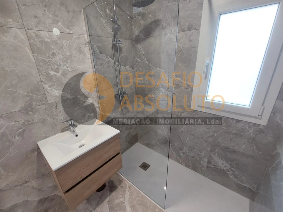 Moradia T4 para Venda em Quinta do Anjo Foto 16