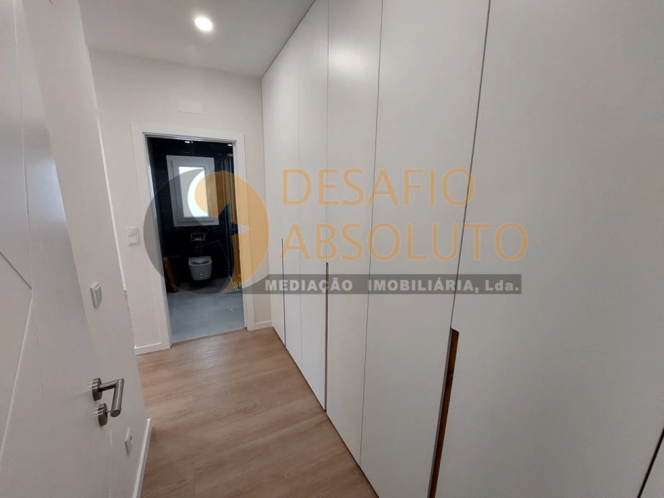 Moradia T4 para Venda em Quinta do Anjo Foto 10