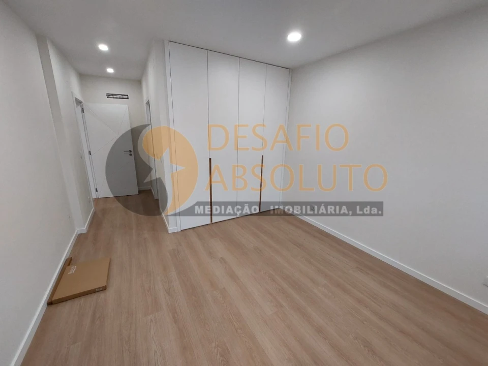 Moradia T4 para Venda em Quinta do Anjo Foto 18