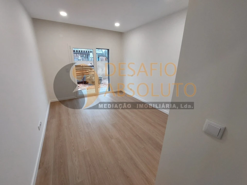 Moradia T4 para Venda em Quinta do Anjo Foto 24