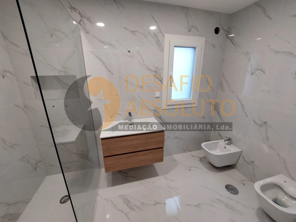 Moradia T4 para Venda em Quinta do Anjo Foto 26