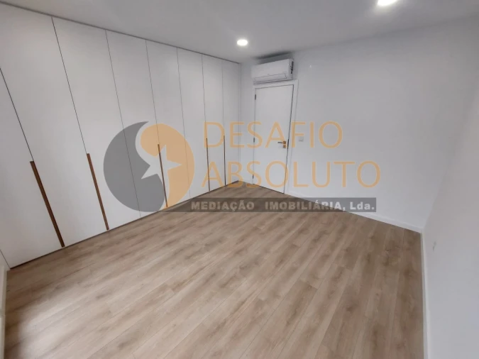 Moradia T4 para Venda em Quinta do Anjo Foto 6