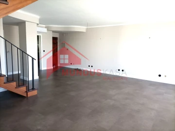 Apartamento T3 para Venda em Sesimbra (Santiago)