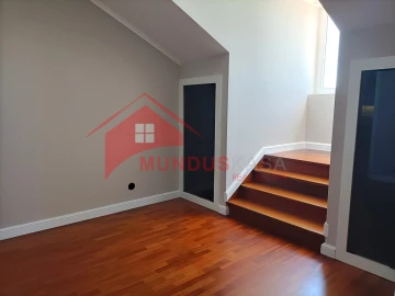 Apartamento T3 para Venda em Sesimbra (Santiago)