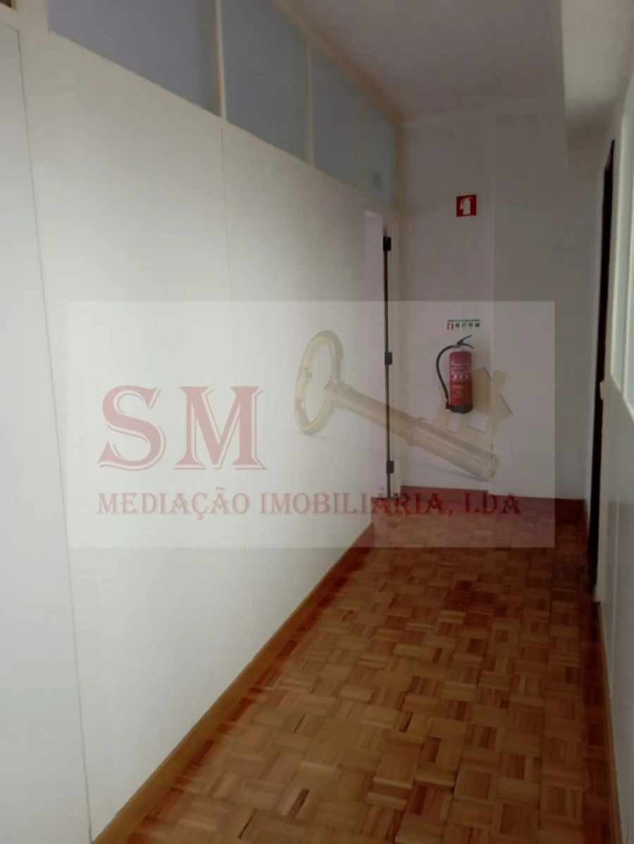 Escritório para Venda em Almada, Cova da Piedade, Pragal e Cacilhas Foto 12