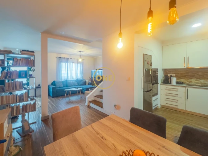 Moradia T2 para Venda em Ponta Delgada (São José) Foto 6