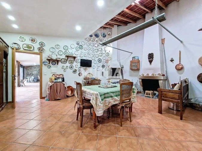 Moradia T4 para Venda em Salsas Foto 16