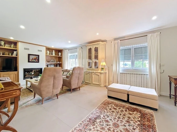 Moradia T4 para Venda em Salsas Foto 13