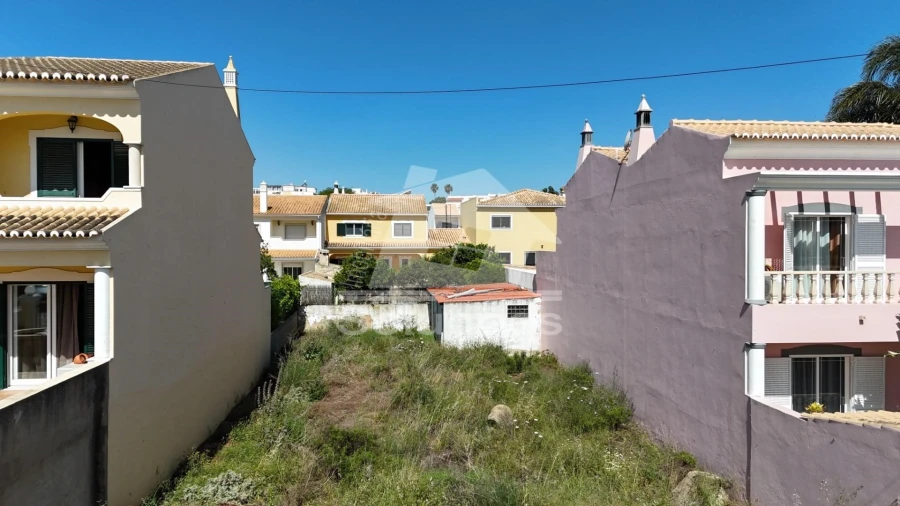 Terreno para Venda em Estômbar e Parchal