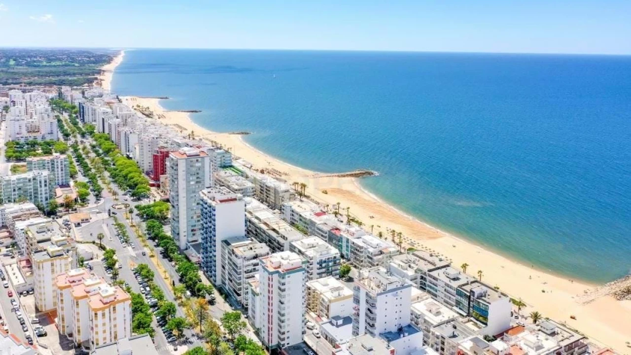 Apartamento T2 para Venda em Quarteira Foto 19