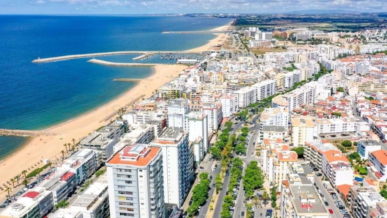 Apartamento T2 para Venda em Quarteira Foto 21