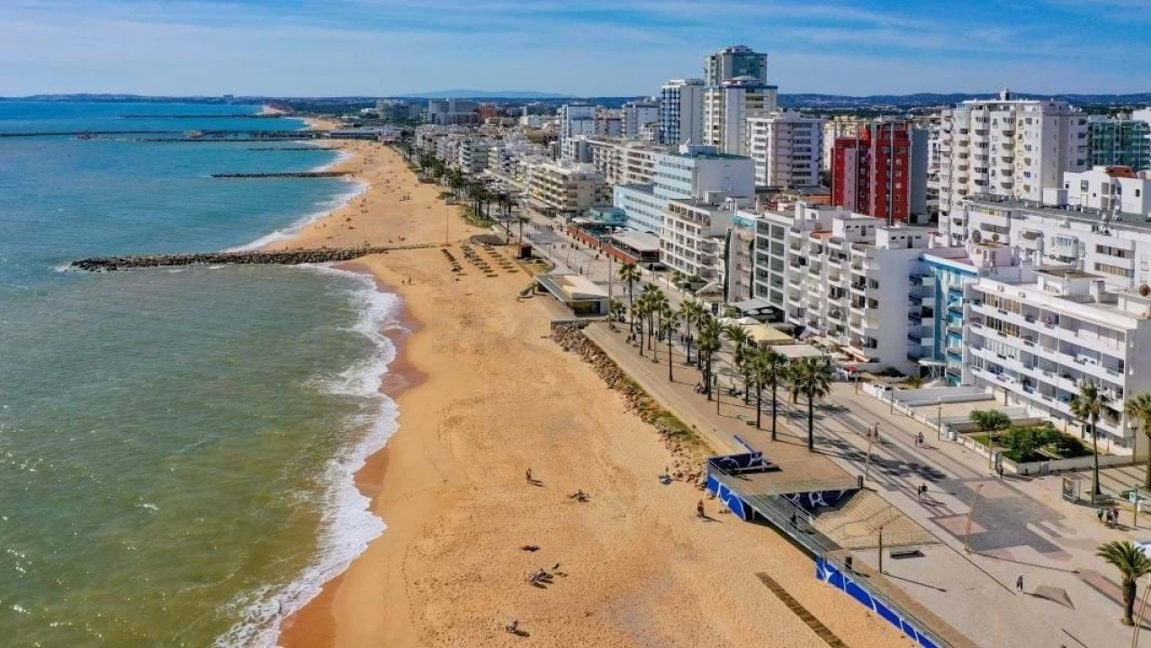 Apartamento T2 para Venda em Quarteira Foto 17
