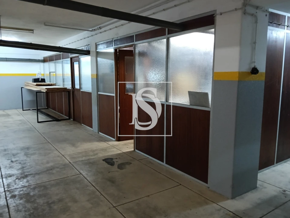 Armazém para Venda em Santa Marinha Foto 8