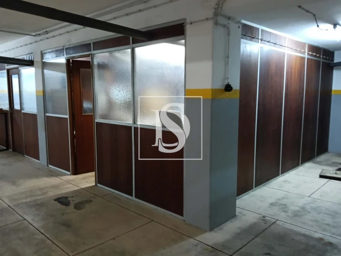 Armazém para Venda em Santa Marinha Foto 6