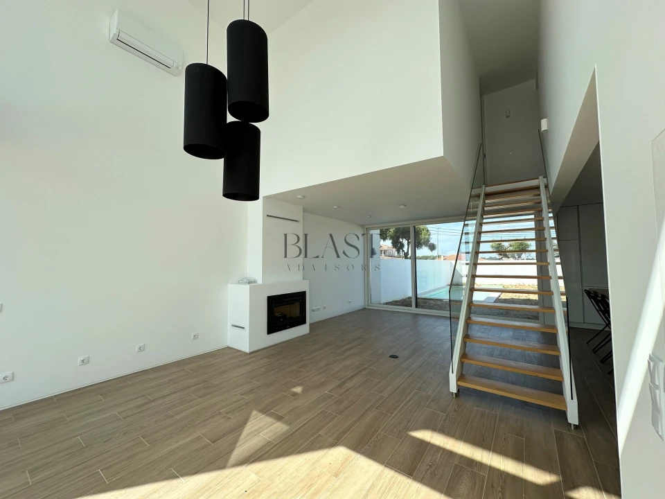 Moradia T3 para Venda em Sesimbra (Castelo) Foto 6