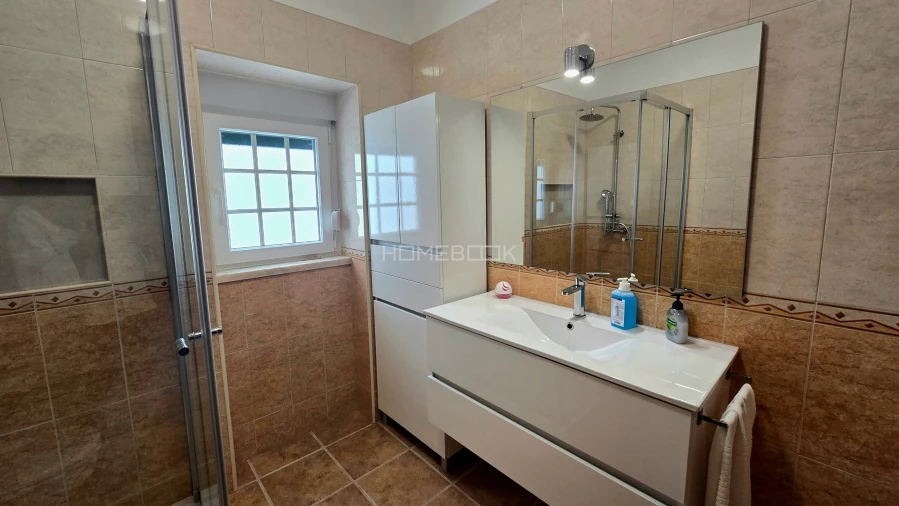 Moradia T2 para Arrendamento em Colares Foto 11