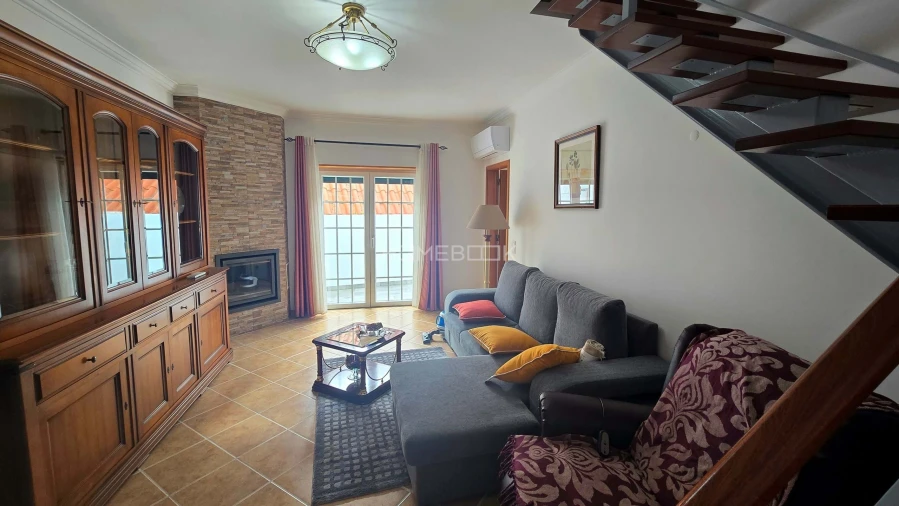 Moradia T2 para Arrendamento em Colares Foto 4