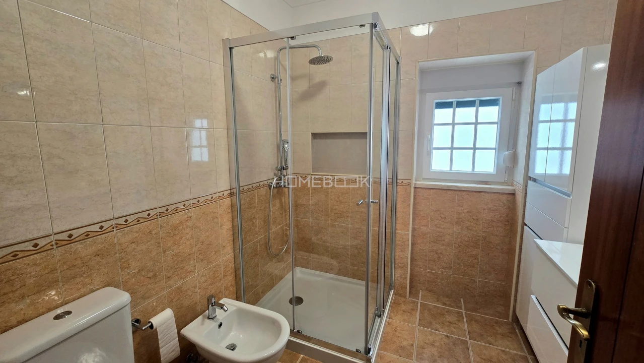 Moradia T2 para Arrendamento em Colares Foto 10