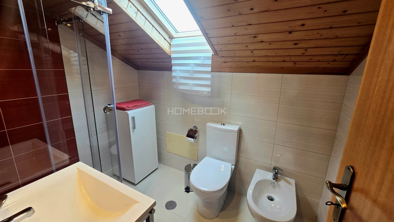 Moradia T2 para Arrendamento em Colares Foto 8