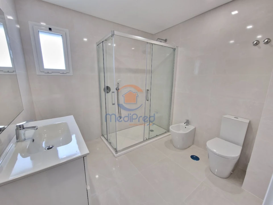 Apartamento T2 para Venda em Ramada e Caneças Foto 11