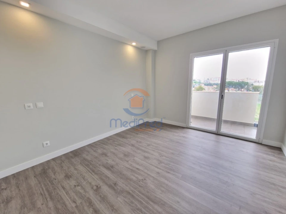 Apartamento T2 para Venda em Ramada e Caneças Foto 14