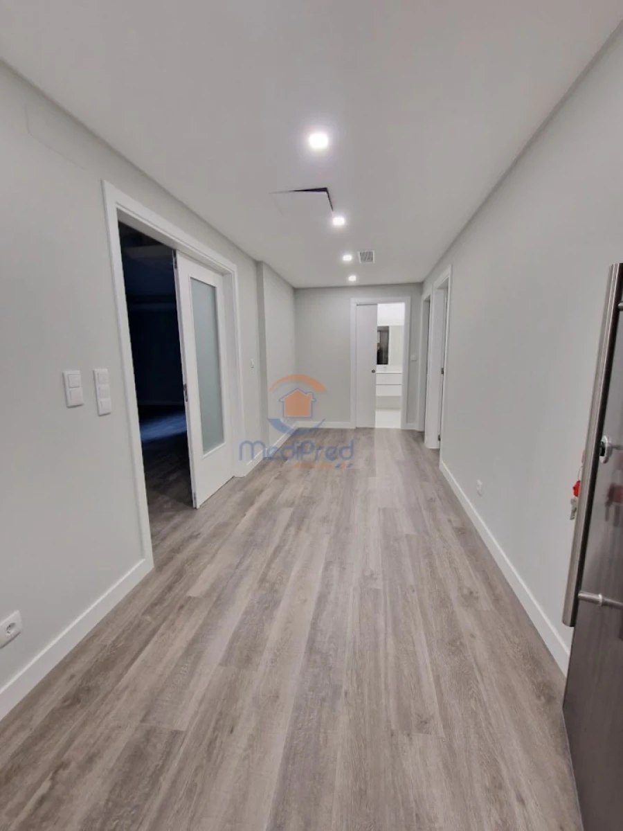 Apartamento T2 para Venda em Ramada e Caneças Foto 6