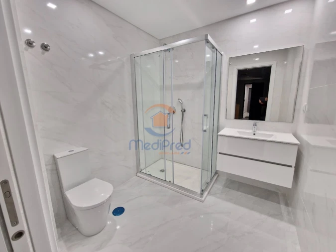 Apartamento T2 para Venda em Ramada e Caneças Foto 16