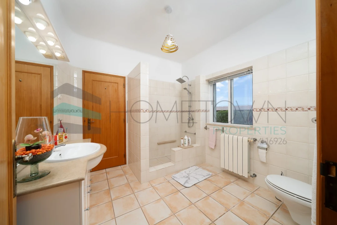 Moradia T4 para Venda em Bensafrim e Barão de São João Foto 25