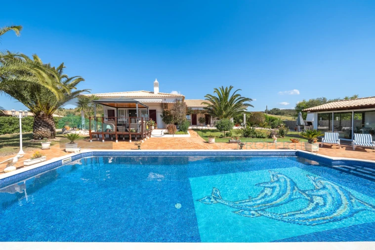 Moradia T4 para Venda em Bensafrim e Barão de São João Foto 7