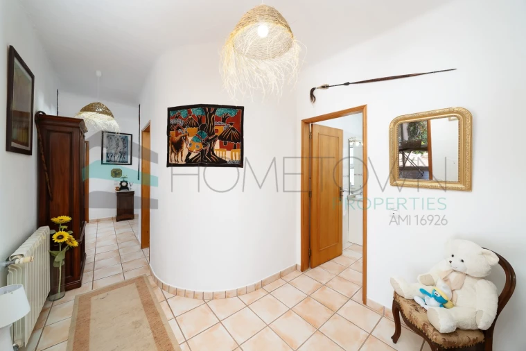 Moradia T4 para Venda em Bensafrim e Barão de São João Foto 9