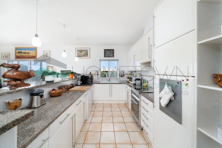 Moradia T4 para Venda em Bensafrim e Barão de São João Foto 12