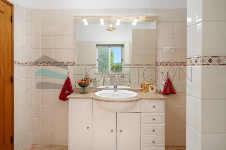 Moradia T4 para Venda em Bensafrim e Barão de São João Foto 26