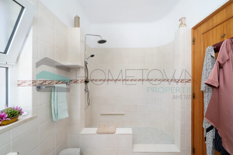 Moradia T4 para Venda em Bensafrim e Barão de São João Foto 31