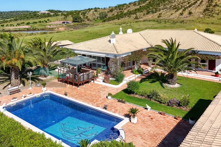 Moradia T4 para Venda em Bensafrim e Barão de São João Foto 33