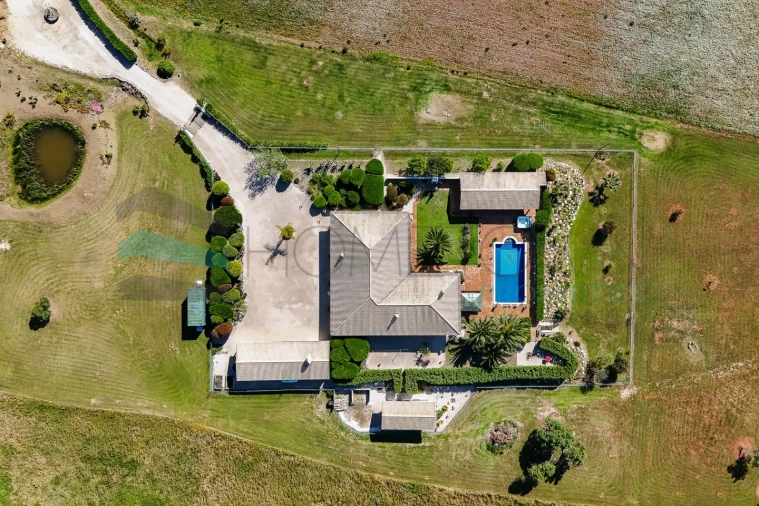 Moradia T4 para Venda em Bensafrim e Barão de São João Foto 41