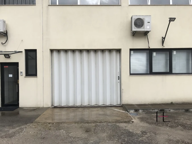 Armazém para Arrendamento em Mafamude e Vilar do Paraíso Foto 33