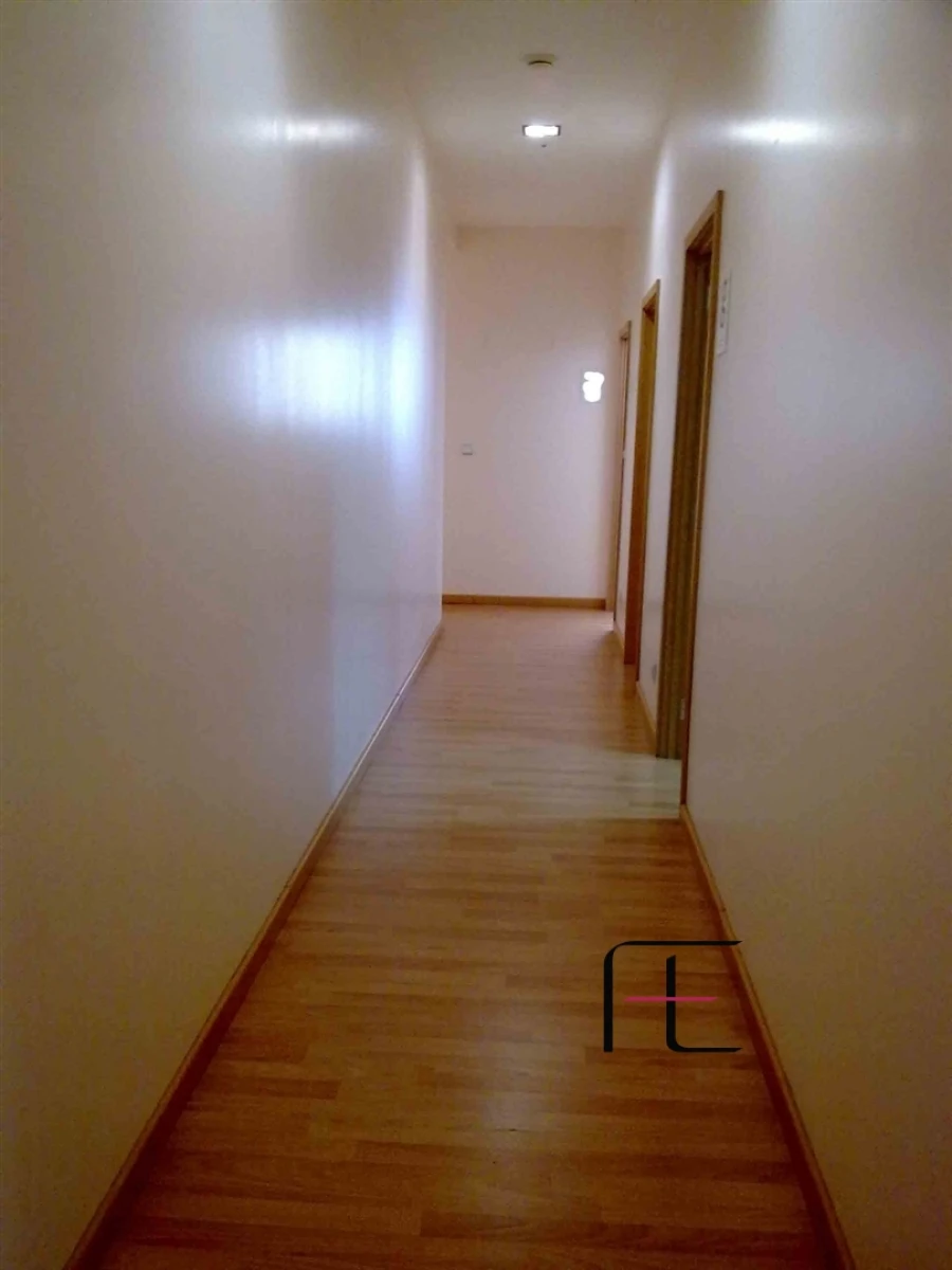 Armazém para Arrendamento em Mafamude e Vilar do Paraíso Foto 26