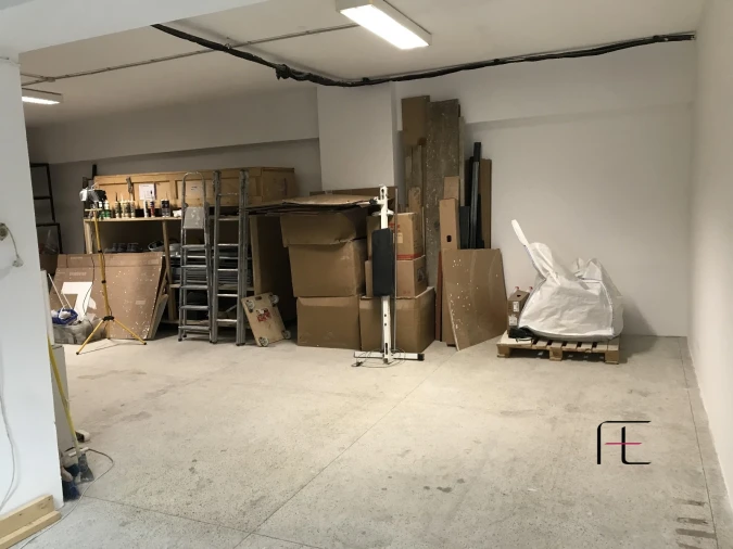 Armazém para Arrendamento em Mafamude e Vilar do Paraíso Foto 13