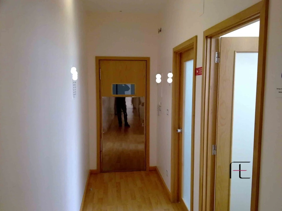 Armazém para Arrendamento em Mafamude e Vilar do Paraíso Foto 18