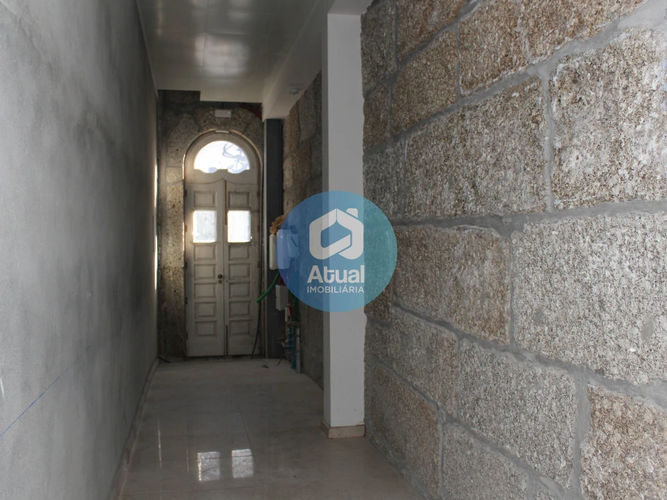 Loja para Arrendamento em Caldas de Vizela (São Miguel e São João) Foto 11