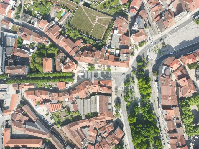 Prédio para Venda em Oliveira, São Paio e São Sebastião Foto 9