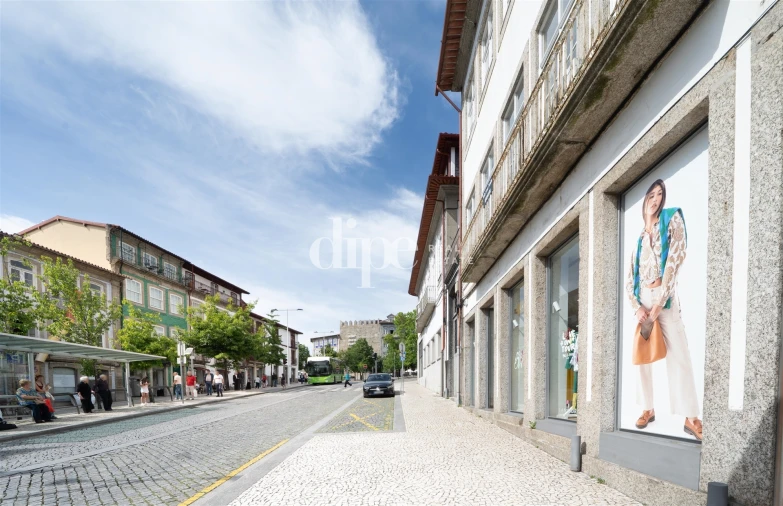 Prédio para Venda em Oliveira, São Paio e São Sebastião Foto 5