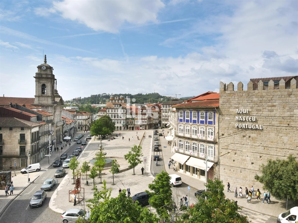 Prédio para Venda em Oliveira, São Paio e São Sebastião Foto 6