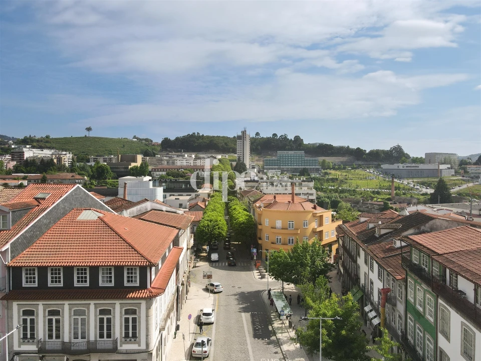 Prédio para Venda em Oliveira, São Paio e São Sebastião Foto 10