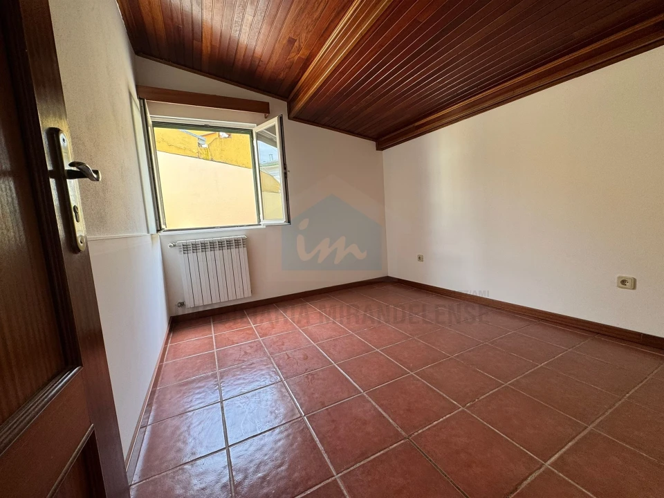 Moradia T4 para Venda em Mirandela Foto 11