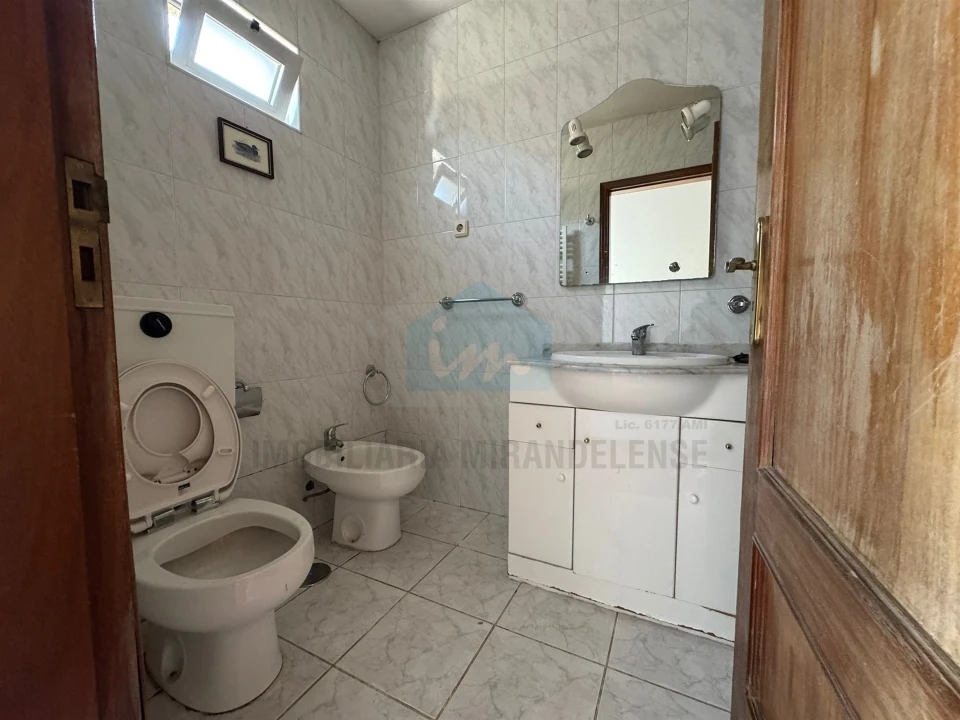 Moradia T4 para Venda em Mirandela Foto 9