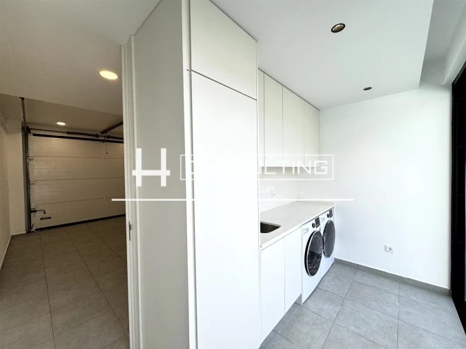 Moradia T4 para Venda em Porto Salvo Foto 81